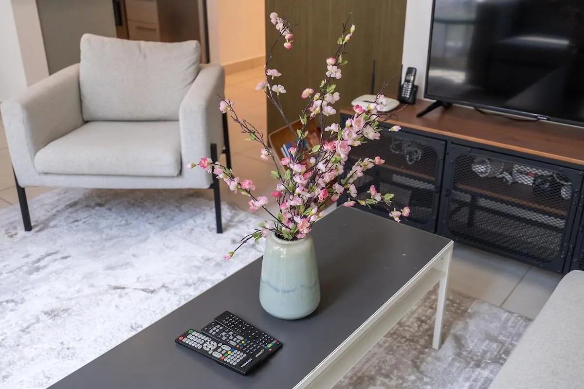 Cozy Loft In Downtown With Greenery View, Sleeps 4 Apartman Dubaj