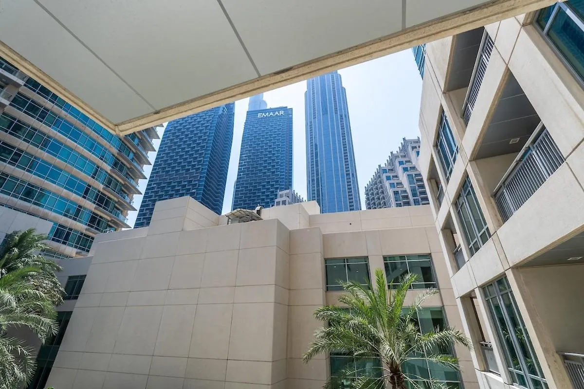Cozy Loft In Downtown With Greenery View, Sleeps 4 Apartment Dubai