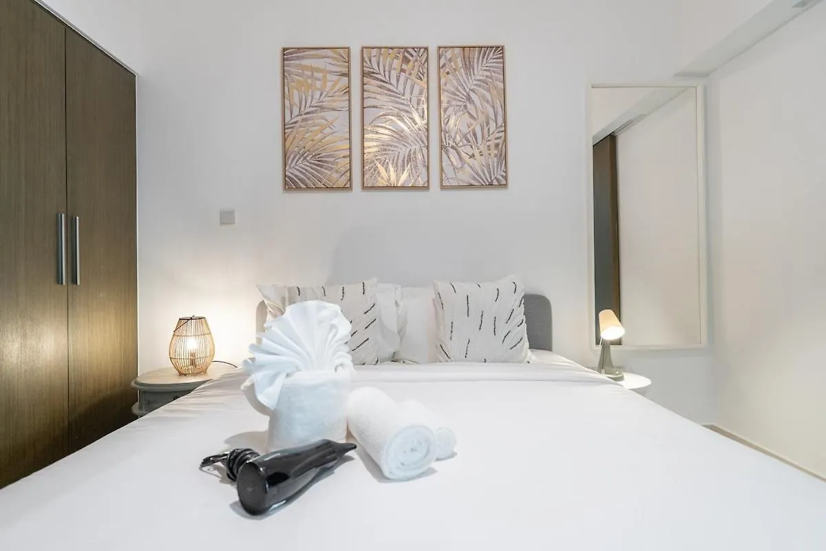 Cozy Loft In Downtown With Greenery View, Sleeps 4 Apartment Dubai 0*,