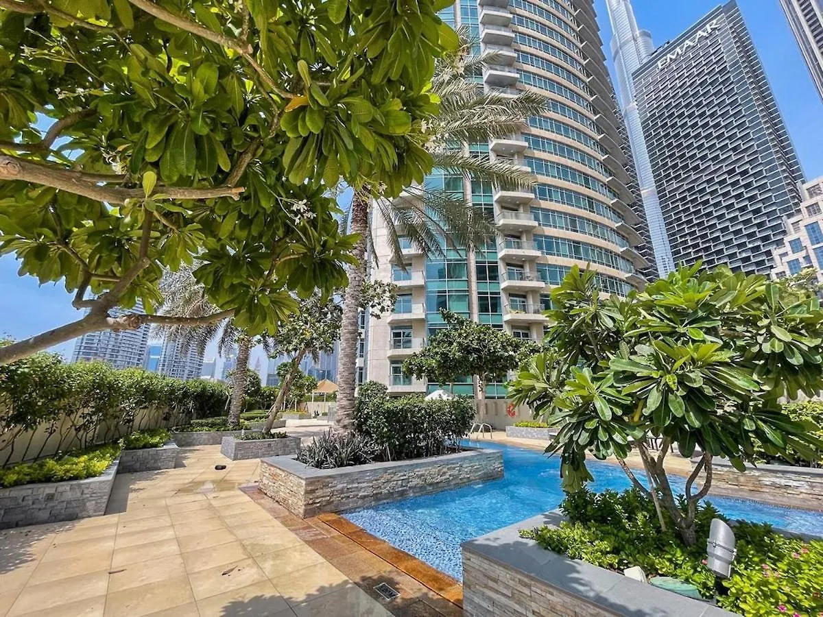 Cozy Loft In Downtown With Greenery View, Sleeps 4 Apartment Dubai
