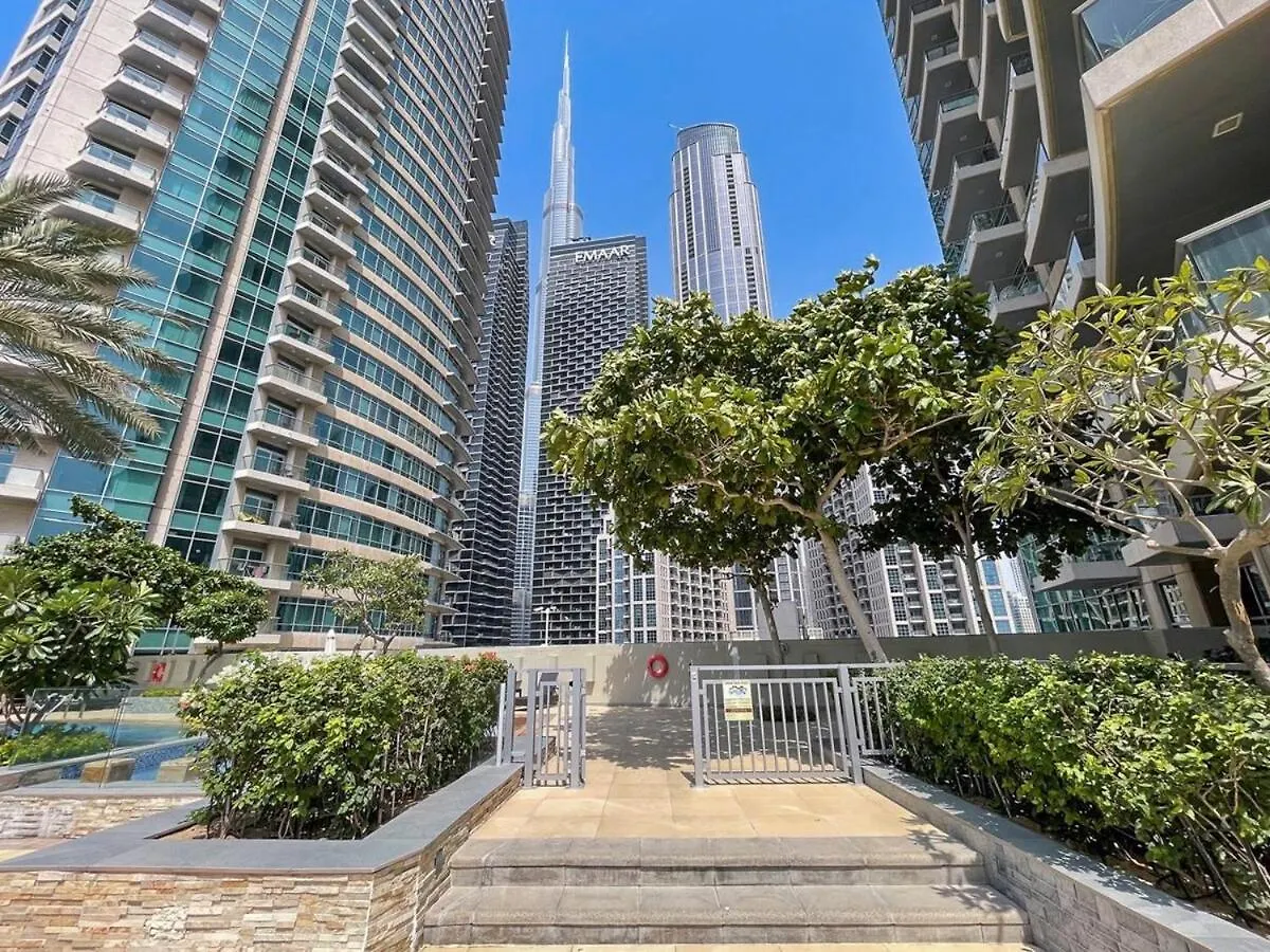 Cozy Loft In Downtown With Greenery View, Sleeps 4 Apartment Dubai