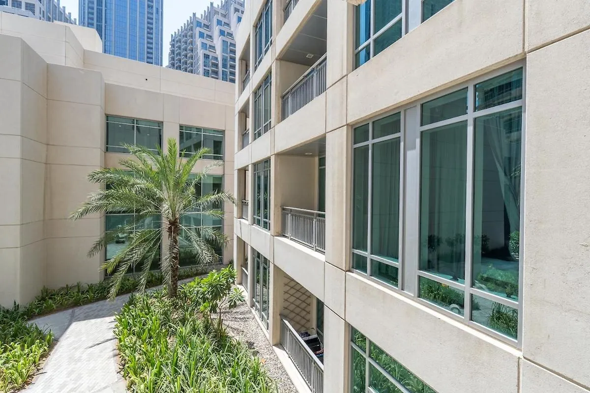 Cozy Loft In Downtown With Greenery View, Sleeps 4 Apartment Dubai