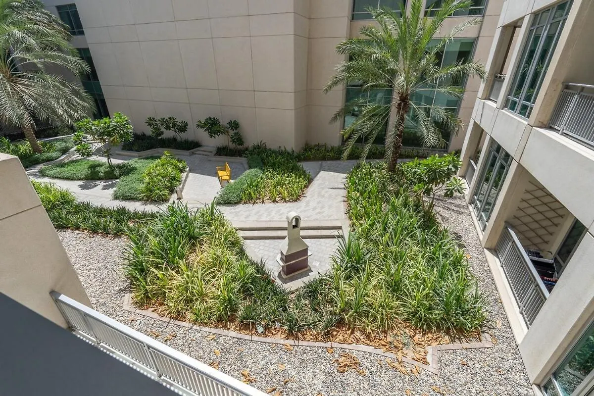 Cozy Loft In Downtown With Greenery View, Sleeps 4 Apartment Dubai