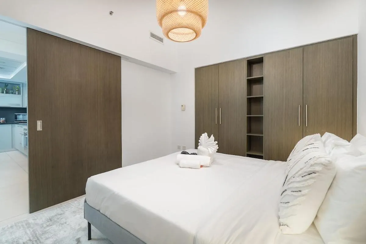 Cozy Loft In Downtown With Greenery View, Sleeps 4 Apartment Dubai