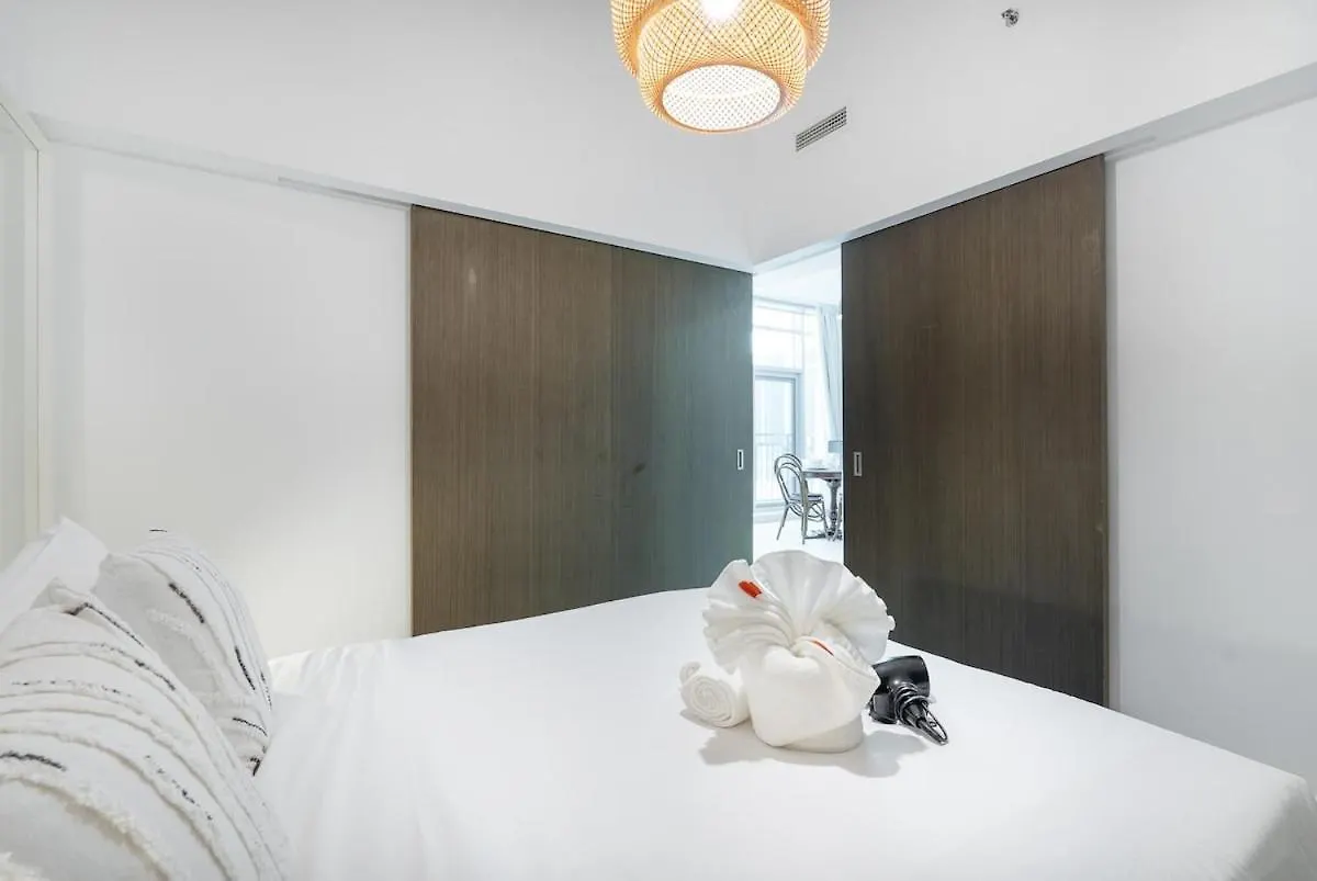 Cozy Loft In Downtown With Greenery View, Sleeps 4 Apartment Dubai