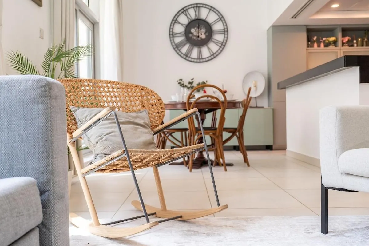 Cozy Loft In Downtown With Greenery View, Sleeps 4 Apartment Dubai