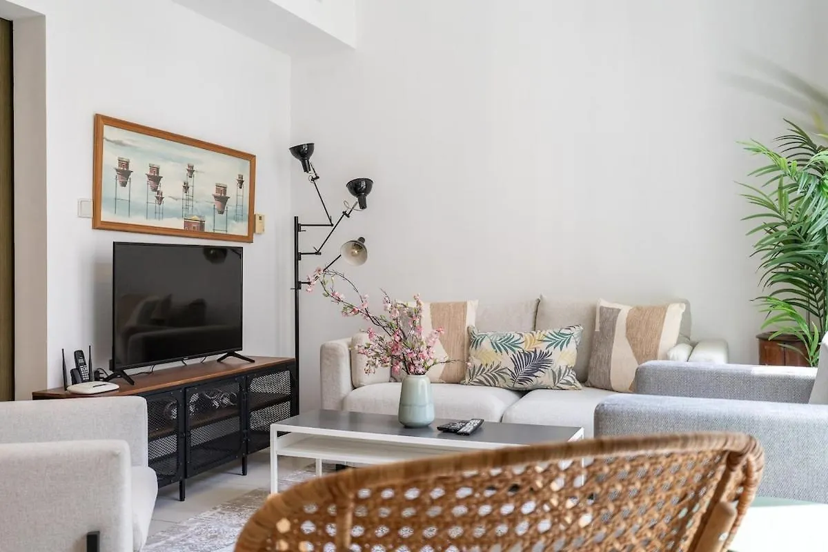 Cozy Loft In Downtown With Greenery View, Sleeps 4 Apartment Dubai