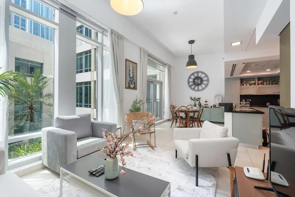 Cozy Loft In Downtown With Greenery View, Sleeps 4 Apartment Dubai