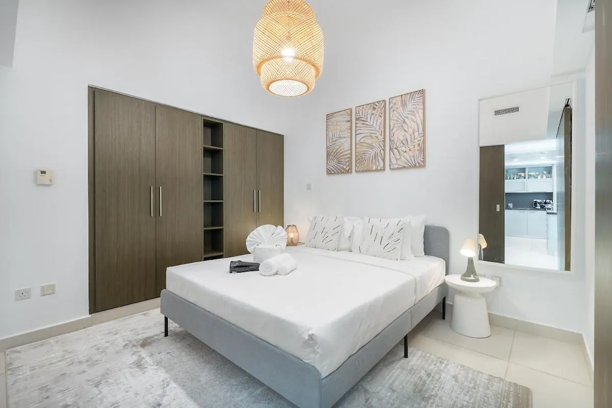 Cozy Loft In Downtown With Greenery View, Sleeps 4 Apartment Dubai