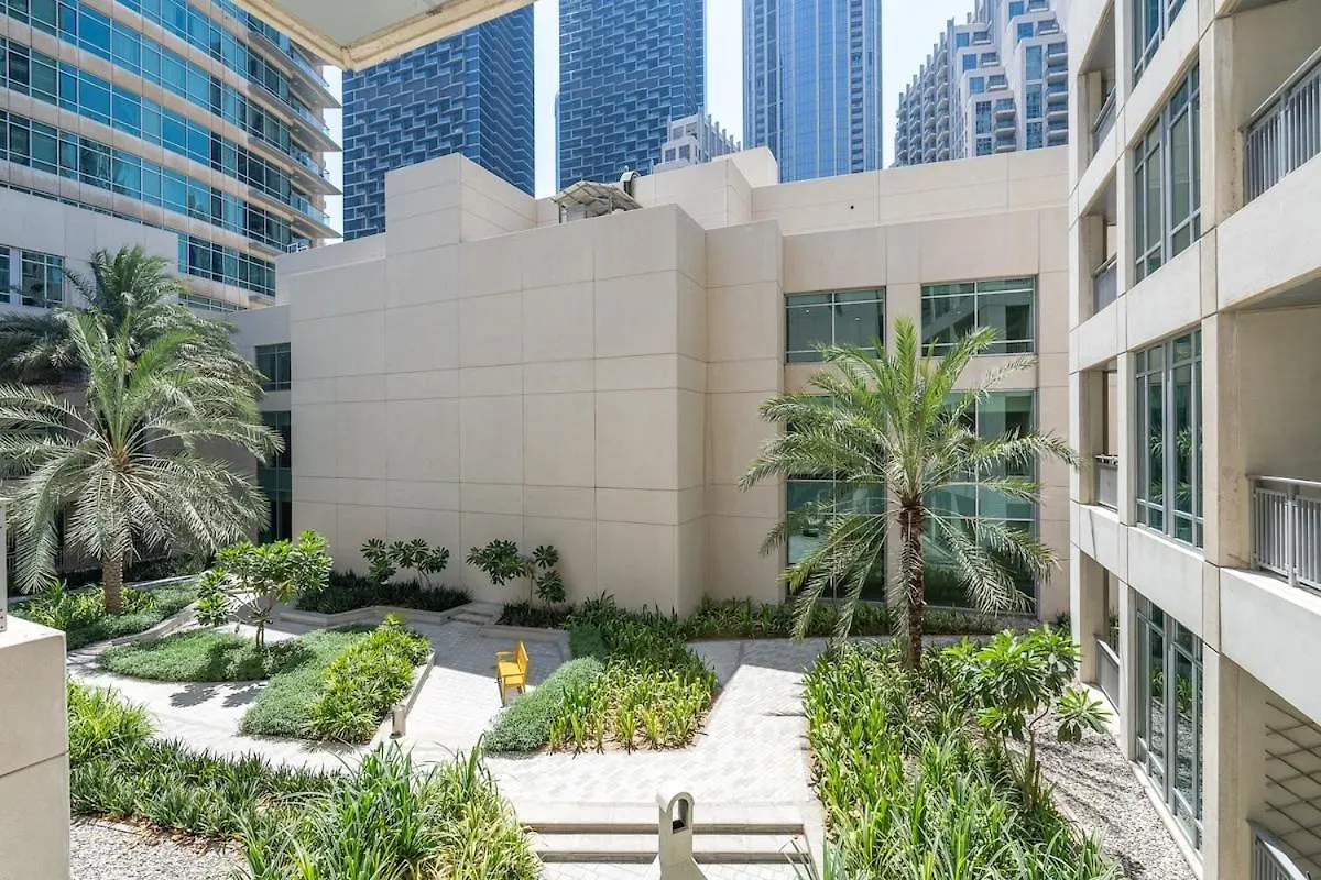 Cozy Loft In Downtown With Greenery View, Sleeps 4 Apartment Dubai