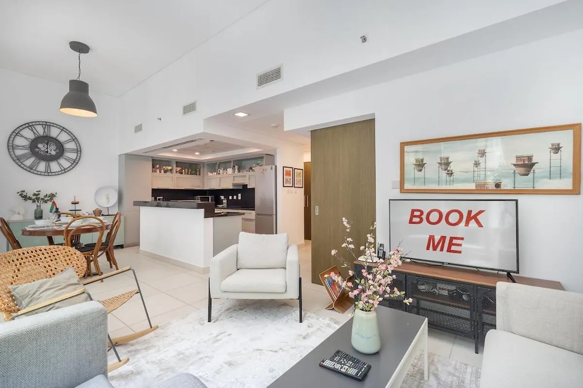 Cozy Loft In Downtown With Greenery View, Sleeps 4 Apartment Dubai